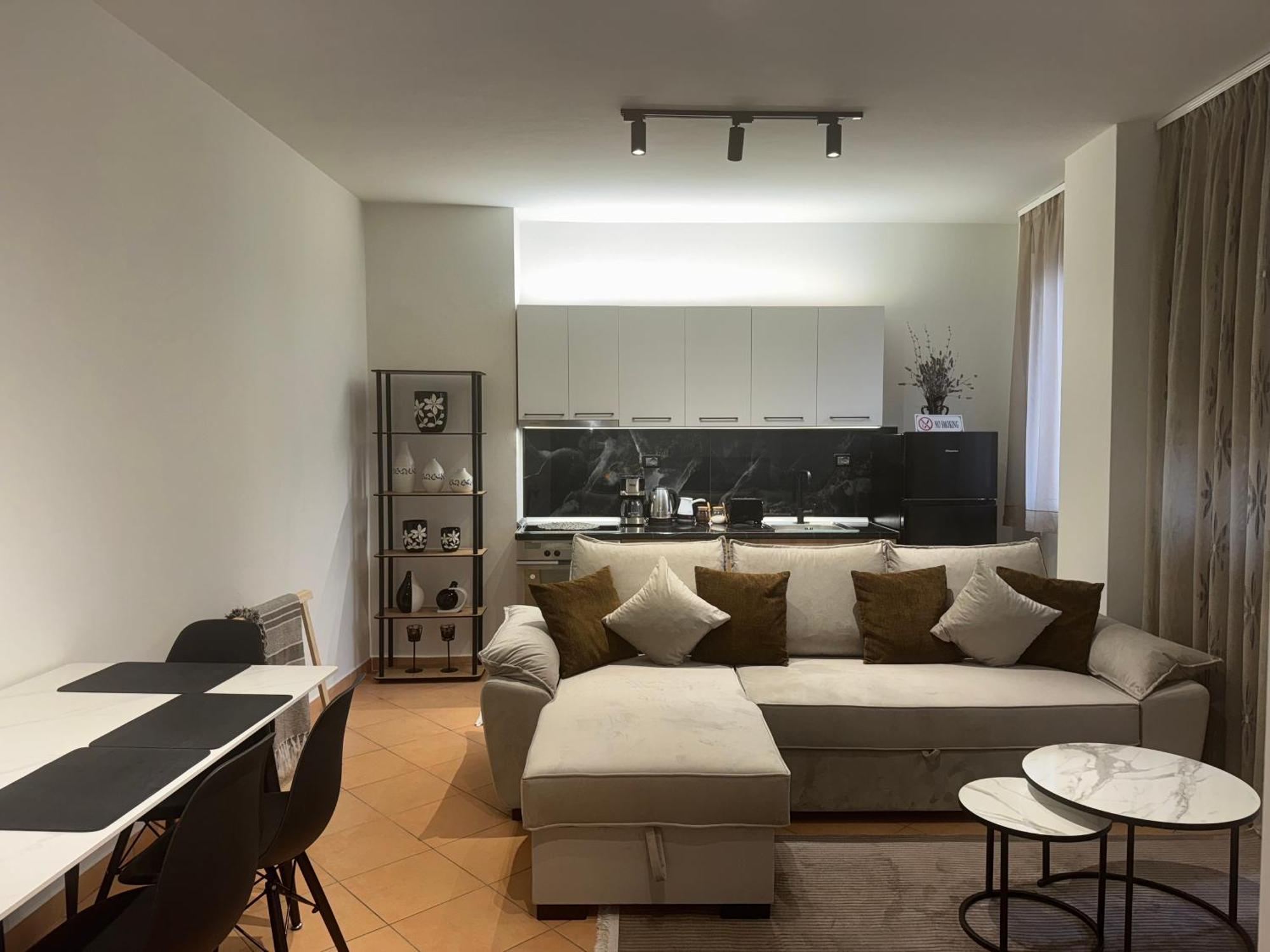 Am Apartment Tirana Exterior photo